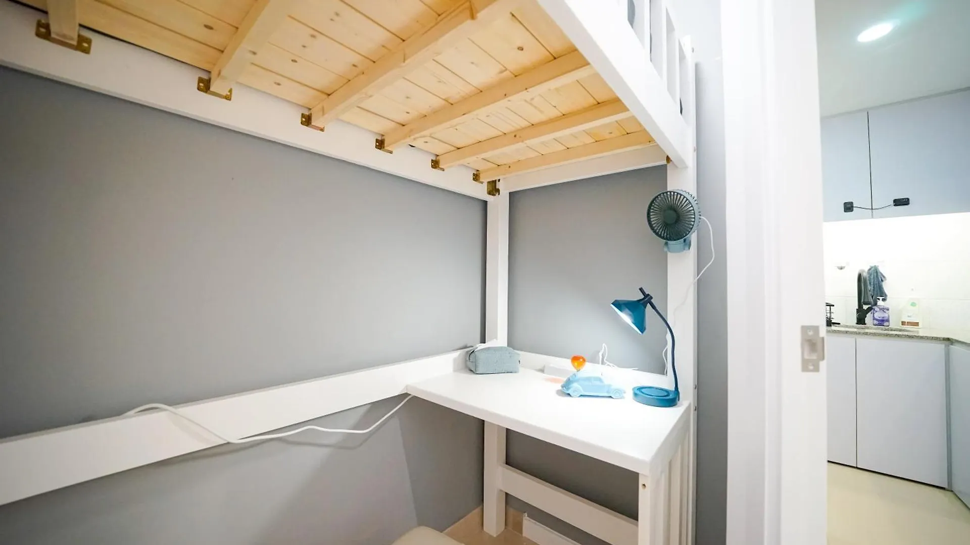 Hostel Student Accommodation - 292 Hennessy Road Hong Kong