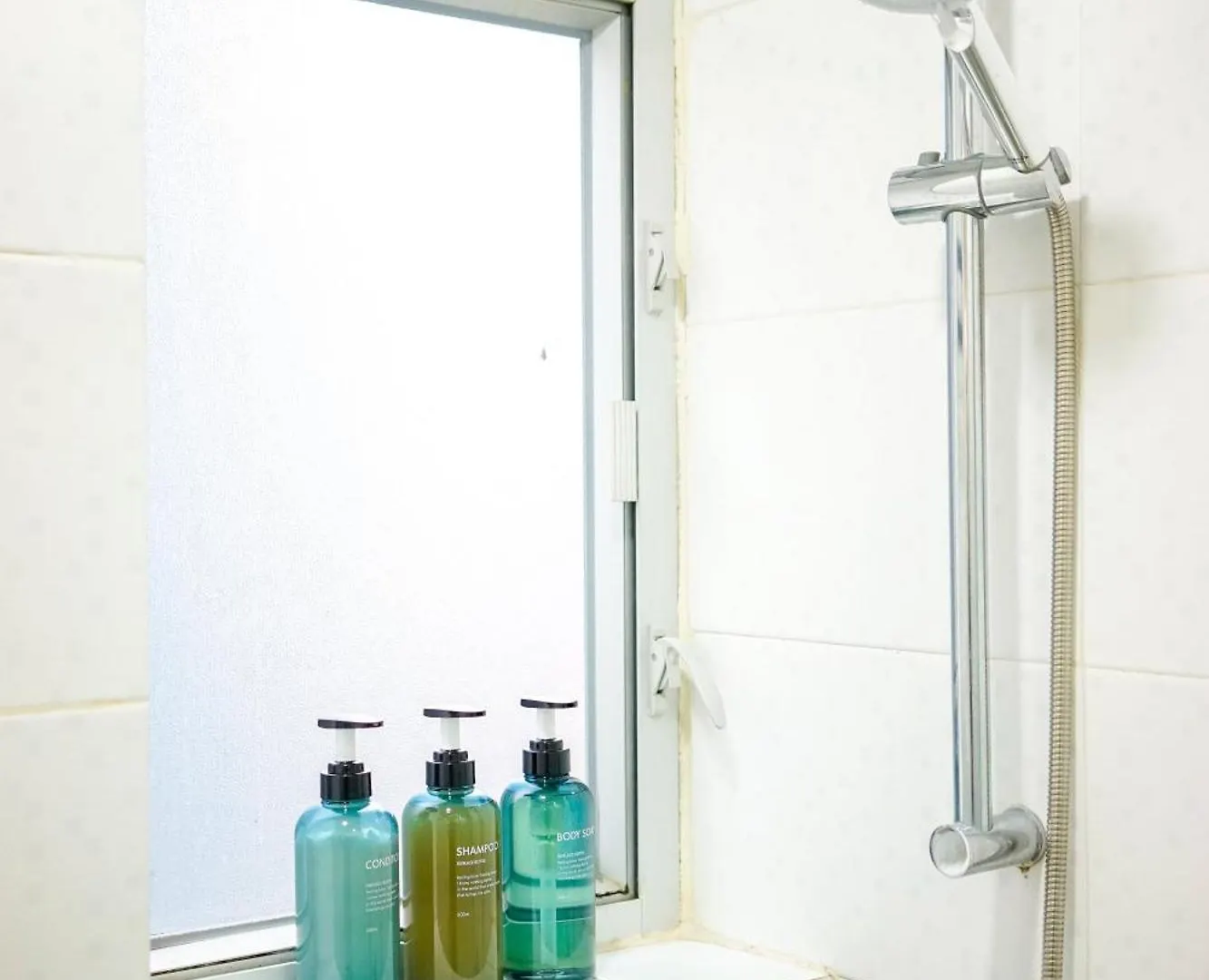 Student Accommodation - 292 Hennessy Road Hongkong Hostel